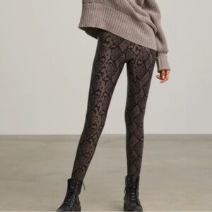 COMMANDO FAUX LEATHER GREY SNAKE LEGGINGS size small